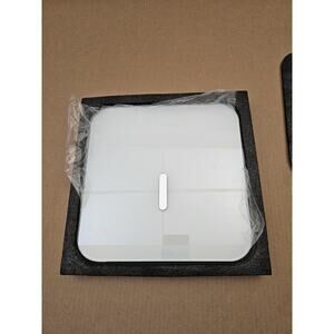 Wyze Smart Scale X - Digital Bathroom Scale Batteries Included, 400 lbs (White)